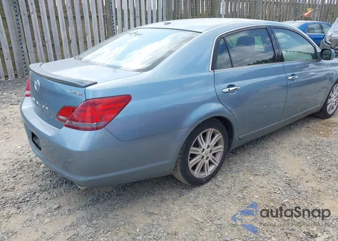 2009 Toyota Avalon Limited z USA, uszkodzony, nr VIN 4T1BK36B29U325618